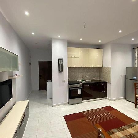 E&B Cosy Apartment Tiranë Eksteriør bilde