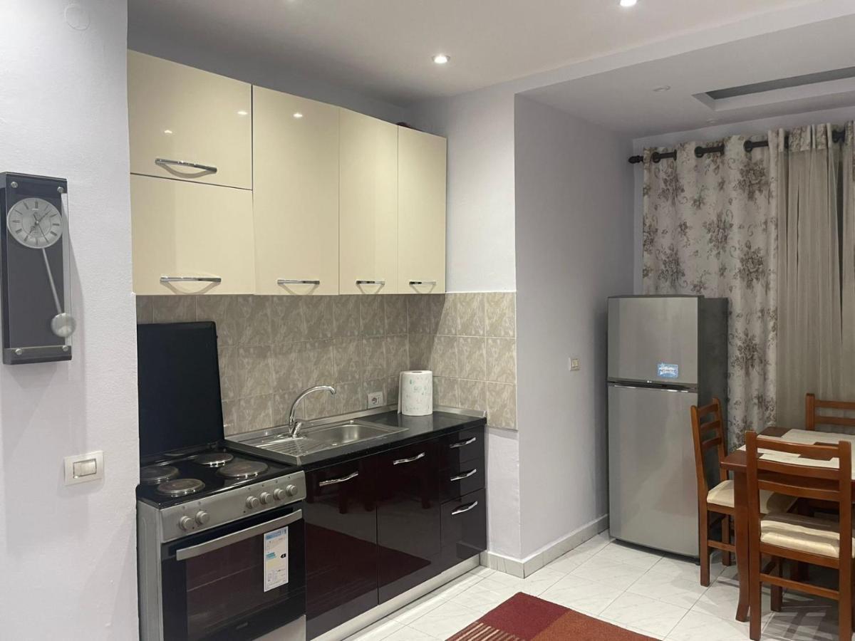 E&B Cosy Apartment Tiranë Eksteriør bilde