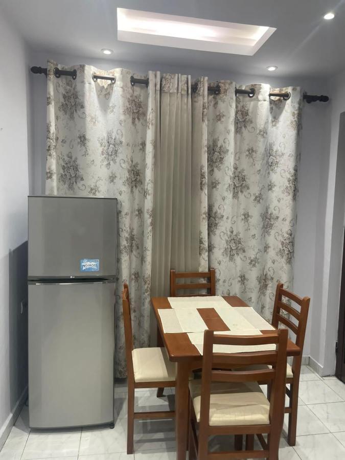 E&B Cosy Apartment Tiranë Eksteriør bilde