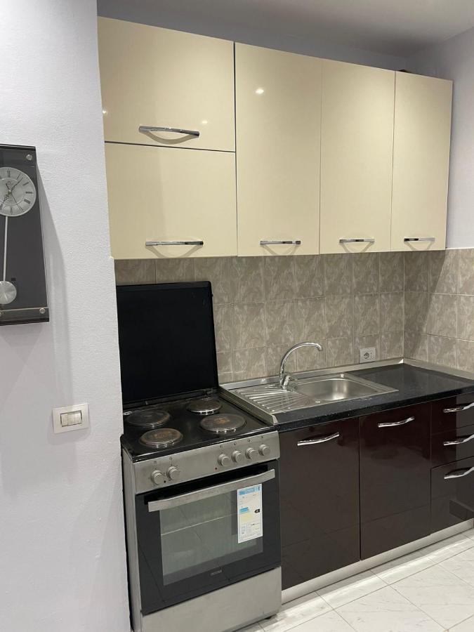 E&B Cosy Apartment Tiranë Eksteriør bilde