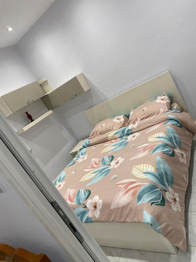 E&B Cosy Apartment Tiranë Eksteriør bilde