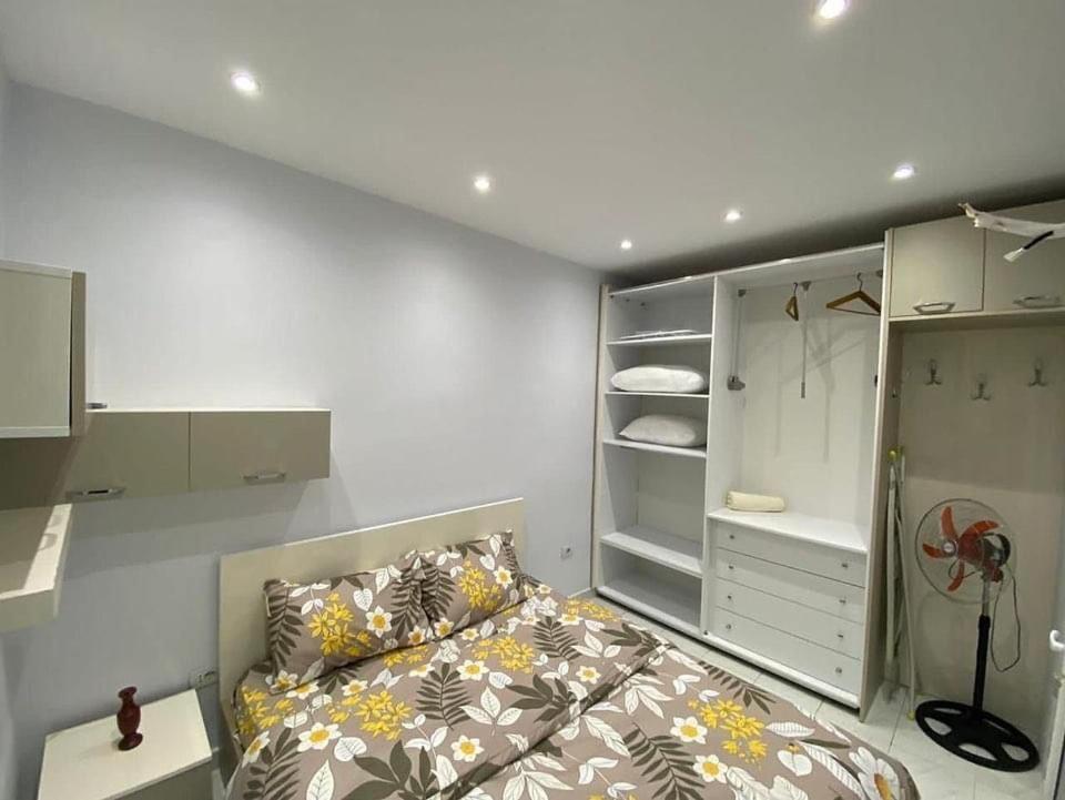 E&B Cosy Apartment Tiranë Eksteriør bilde