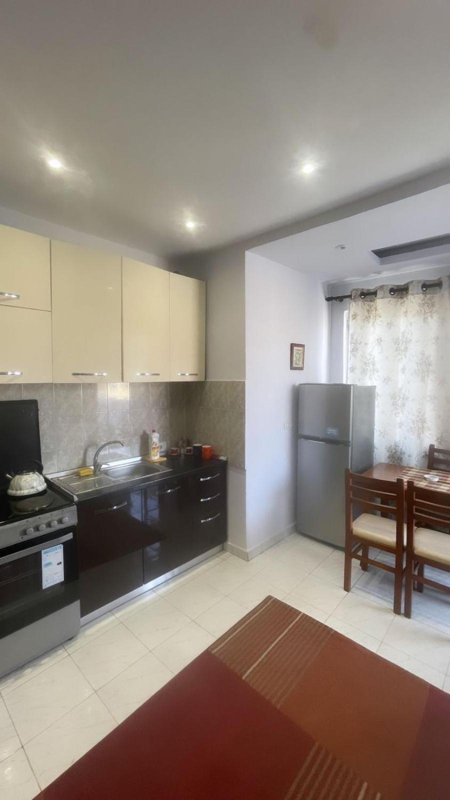 E&B Cosy Apartment Tiranë Eksteriør bilde